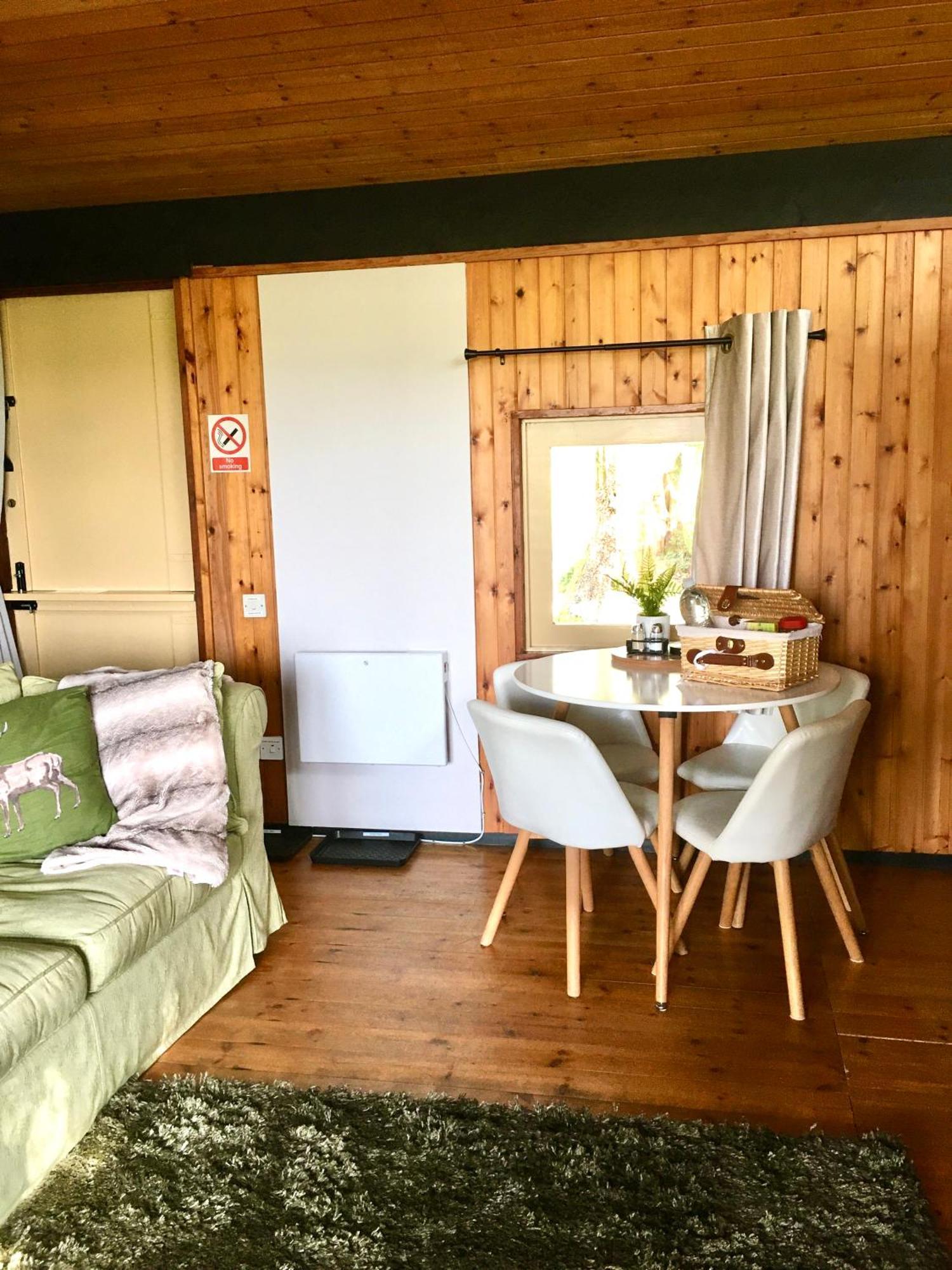 Caban Cwtch Villa Cenarth ภายนอก รูปภาพ